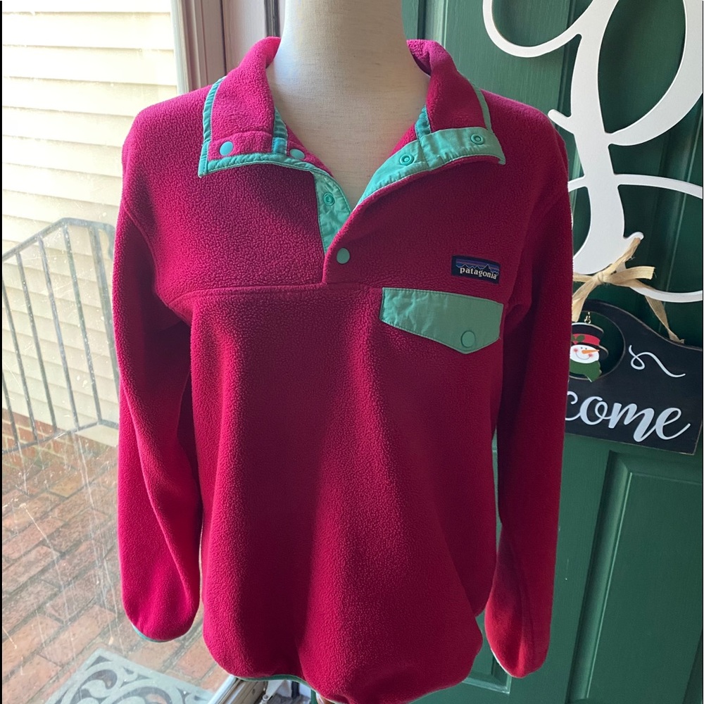 Dark pink Patagonia synchilla pullover